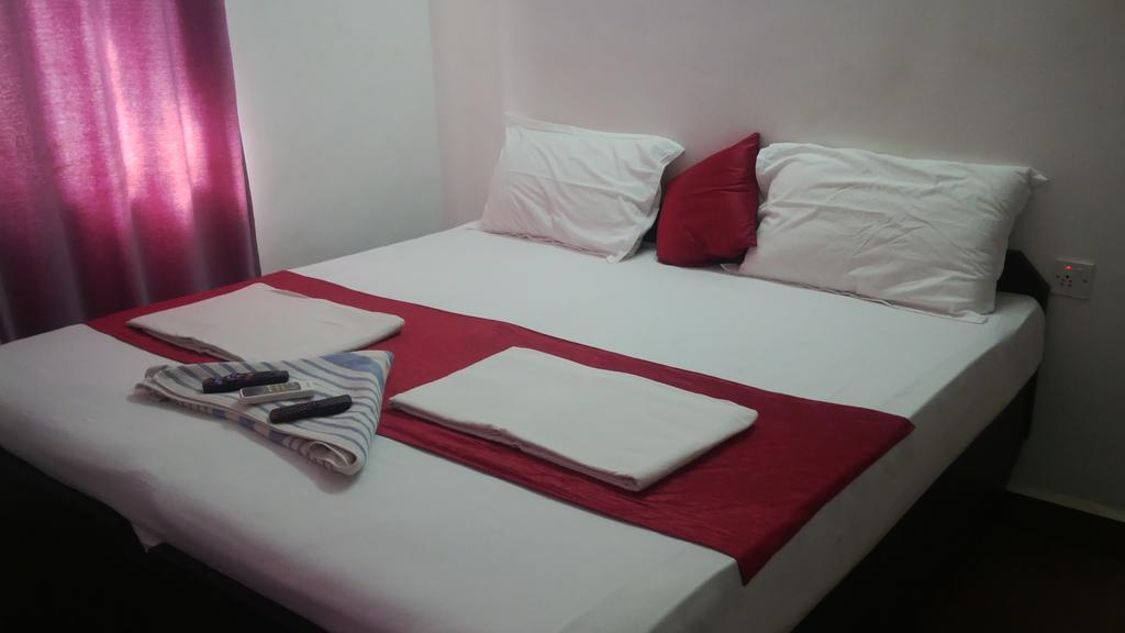 Bed and Breakfast Sugar Plum Macedo Palms Бага Экстерьер фото
